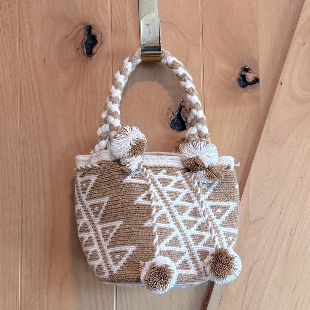 💕New Listing 💕Mini handwoven Wayuu Bucket Bag with handles